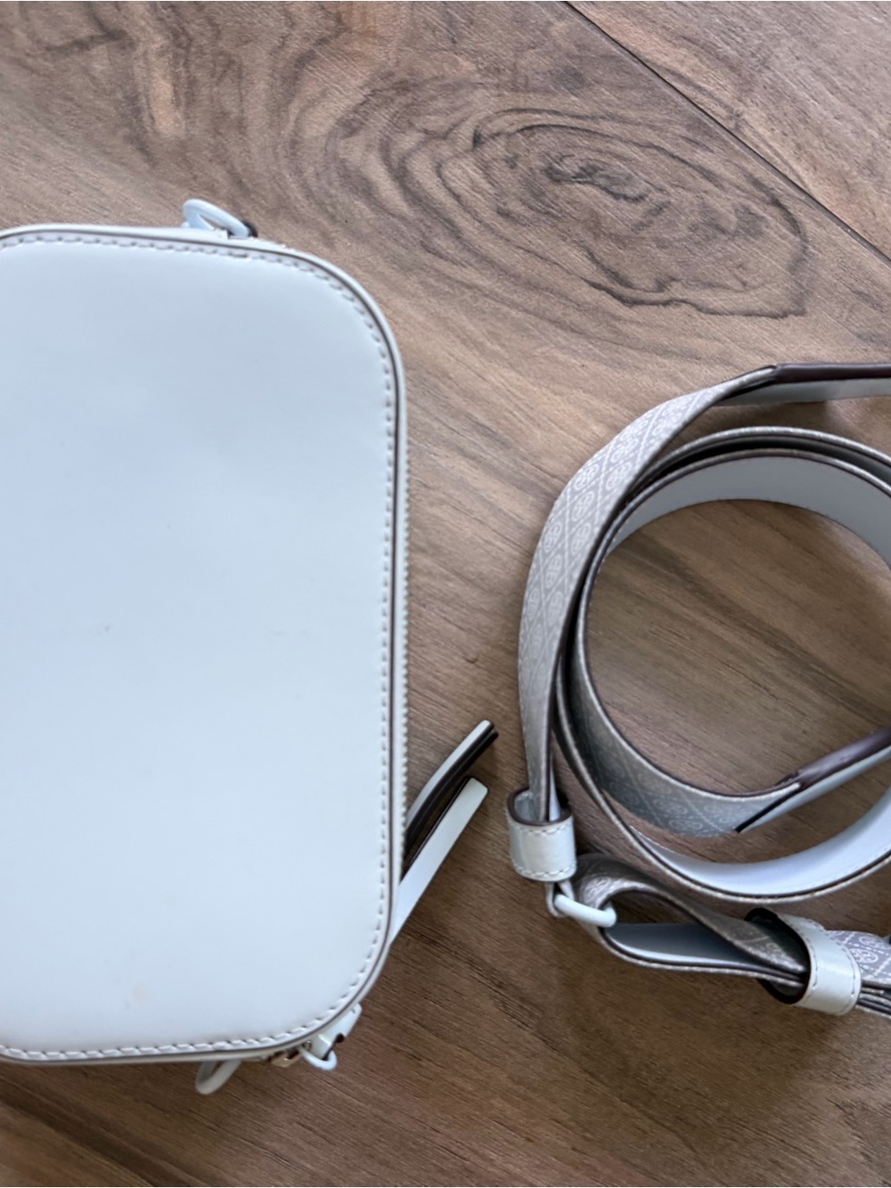 Tory Burch mini miller ice blue Leather Crossbody with crossbody strap new. - Picture 3 of 8
